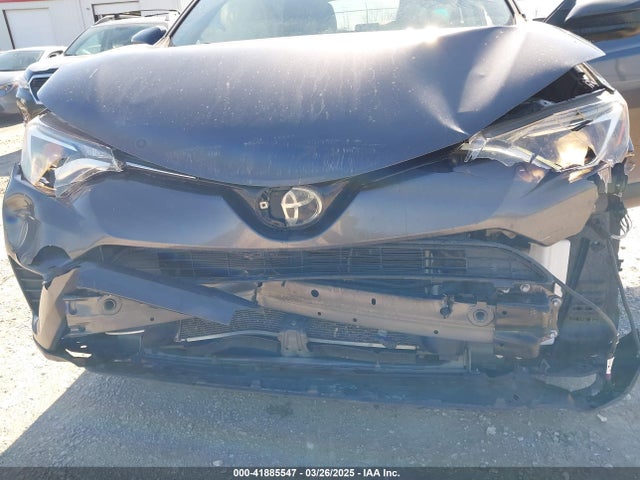 JTMBFREV8JJ208977 Toyota RAV4 LE