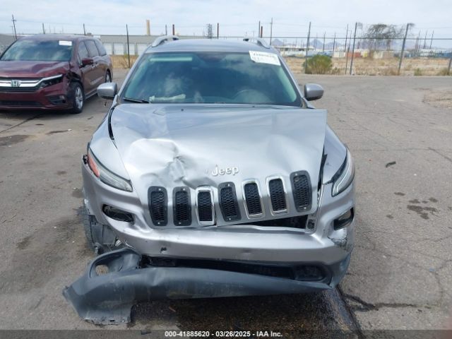 1C4PJLCB8GW190809 Jeep Cherokee Latitude