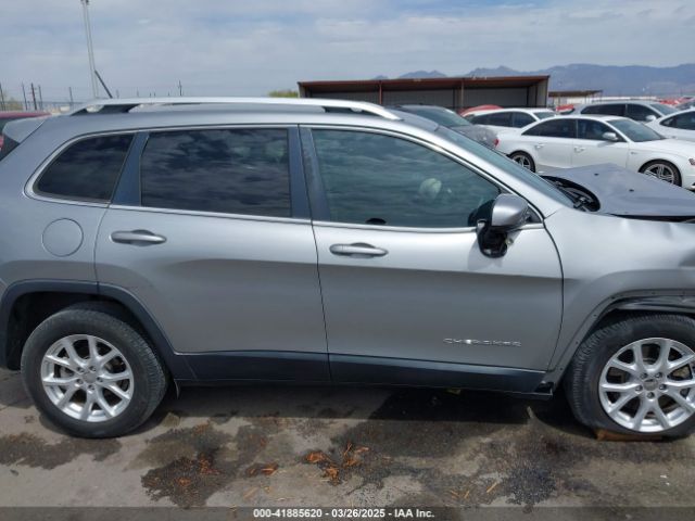 1C4PJLCB8GW190809 Jeep Cherokee Latitude