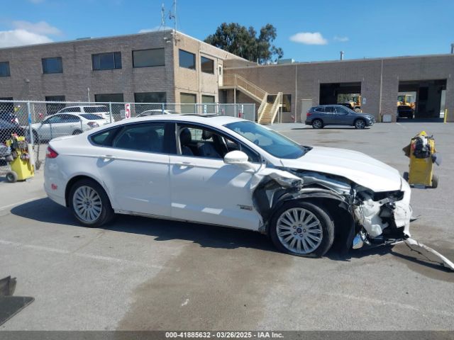 3FA6P0SU5ER317355 Ford Fusion Energi Titanium