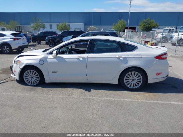 3FA6P0SU5ER317355 Ford Fusion Energi Titanium