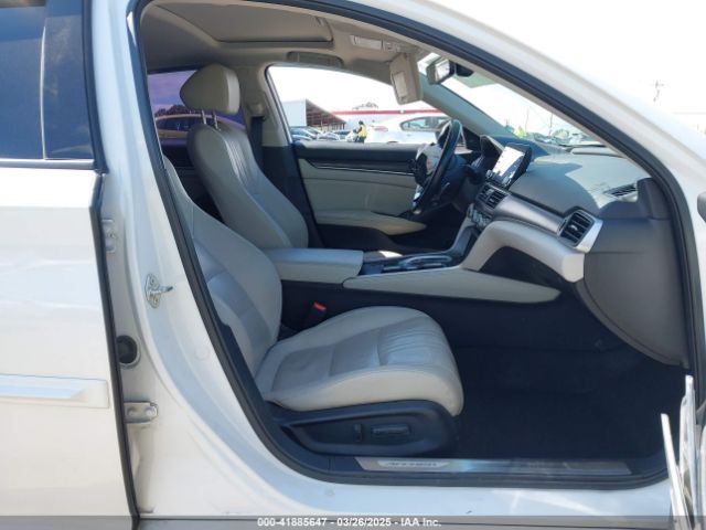 1HGCV2F97JA035261 Honda Accord Touring 2.0t