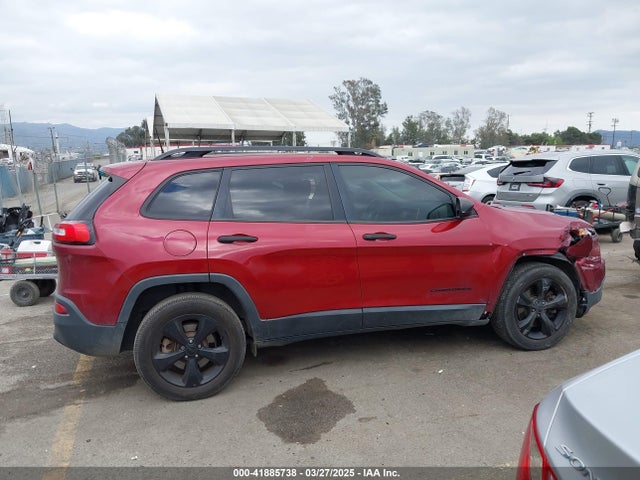 1C4PJMAB8HW569111 Jeep Cherokee Altitude 4x4