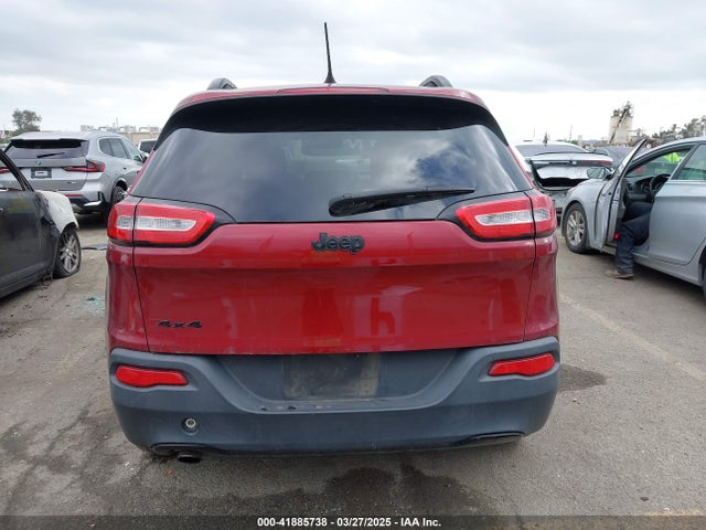 1C4PJMAB8HW569111 Jeep Cherokee Altitude 4x4
