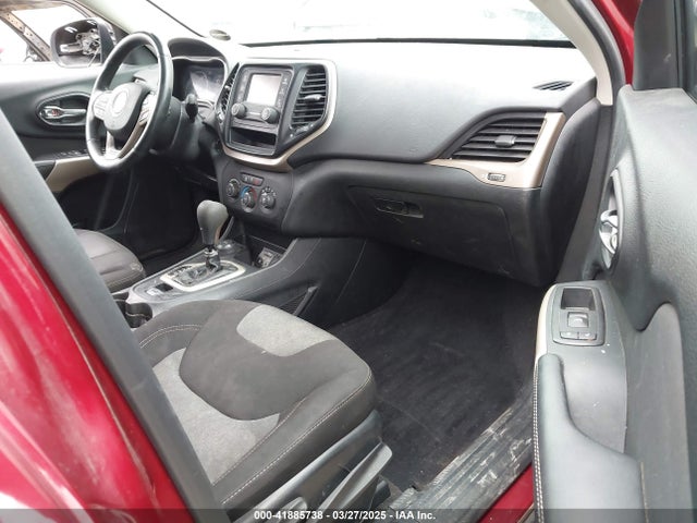 1C4PJMAB8HW569111 Jeep Cherokee Altitude 4x4