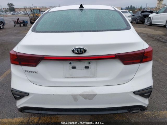 3KPF24AD8ME332309 KIA Forte Lxs