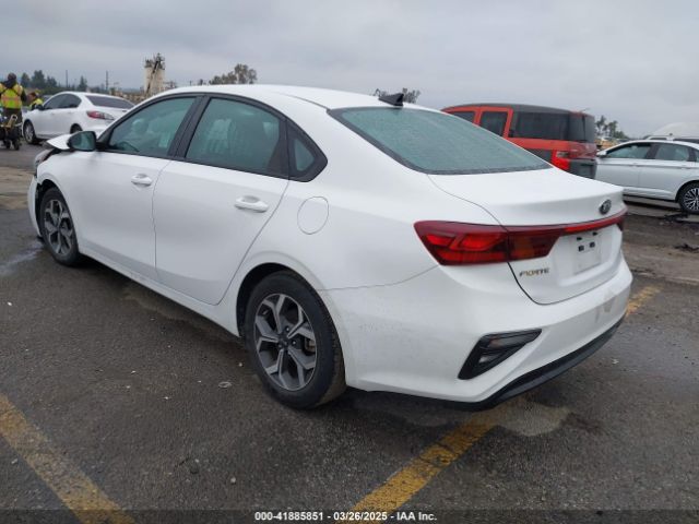 3KPF24AD8ME332309 KIA Forte Lxs