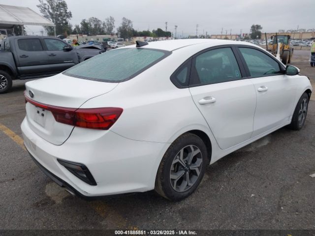 3KPF24AD8ME332309 KIA Forte Lxs
