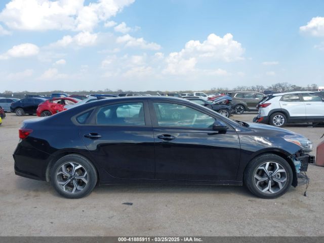 3KPF24AD0ME264216 KIA Forte Lxs