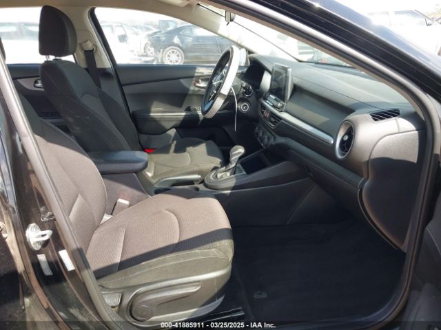 3KPF24AD0ME264216 KIA Forte Lxs
