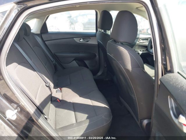 3KPF24AD0ME264216 KIA Forte Lxs