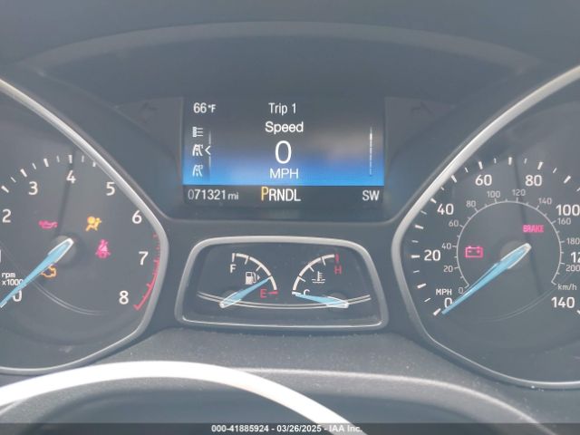 1FADP3K28JL282830 Ford FOCUS SE