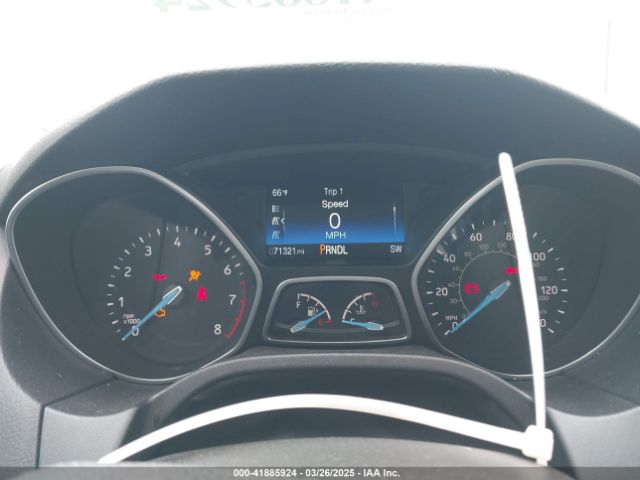 1FADP3K28JL282830 Ford FOCUS SE