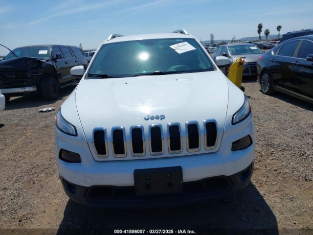1C4PJLCS5FW584606 Jeep Cherokee Latitude