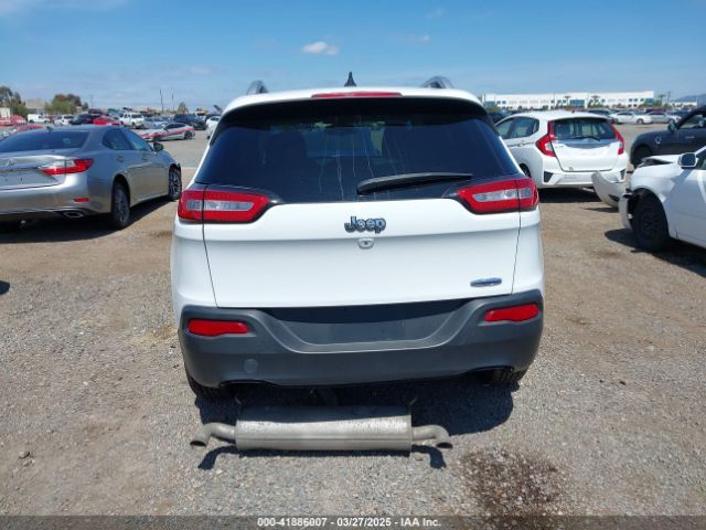 1C4PJLCS5FW584606 Jeep Cherokee Latitude