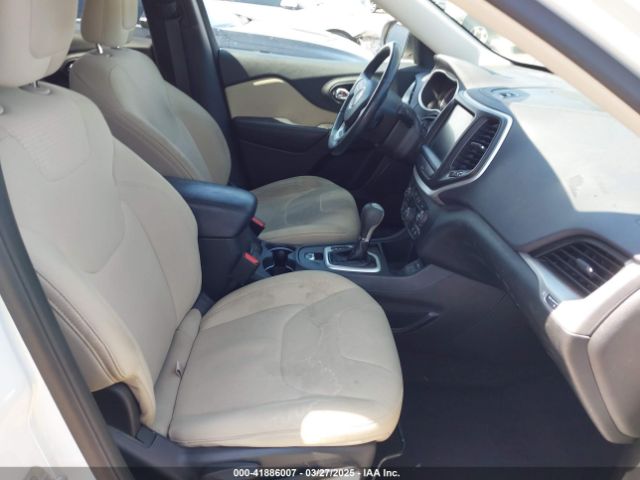 1C4PJLCS5FW584606 Jeep Cherokee Latitude
