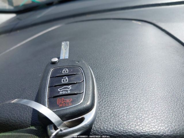 5NPE24AF2KH751116 Hyundai SONATA SE