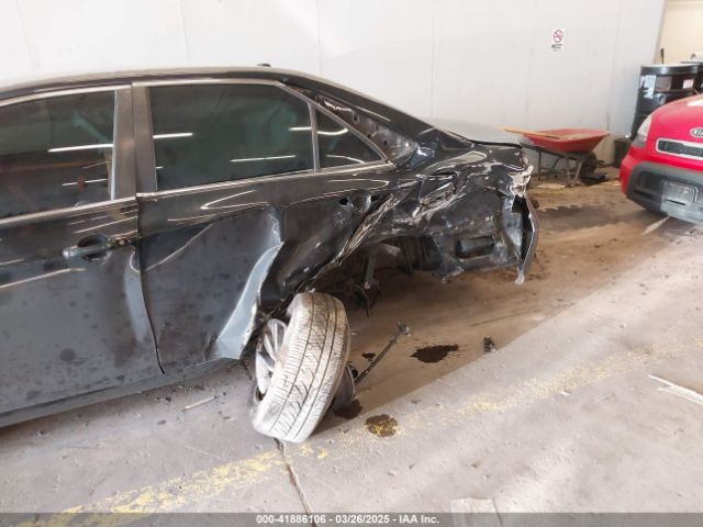 4T1BF1FKXHU677837 Toyota CAMRY XLE