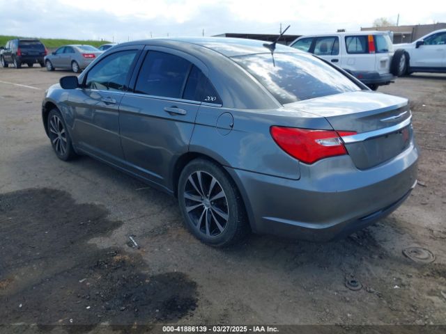 2013 CHRYSLER 200 1C3CCBBB5DN513529 Photo 2