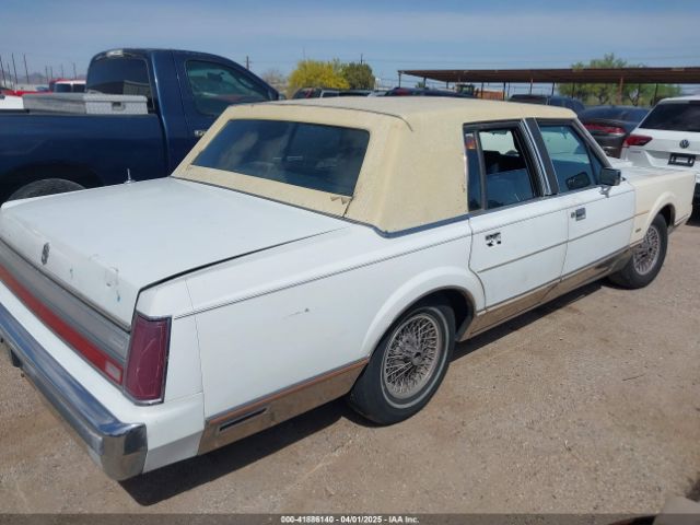 1988 LINCOLN TOWN CAR 1LNBM82F0JY831820 Photo 3
