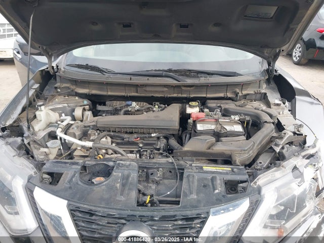 KNMAT2MT7HP568339 Nissan ROGUE SV