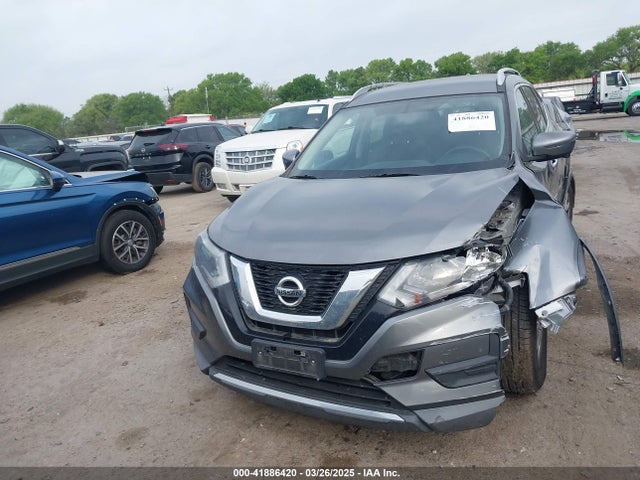 KNMAT2MT7HP568339 Nissan ROGUE SV