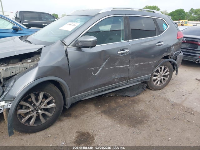 KNMAT2MT7HP568339 Nissan ROGUE SV