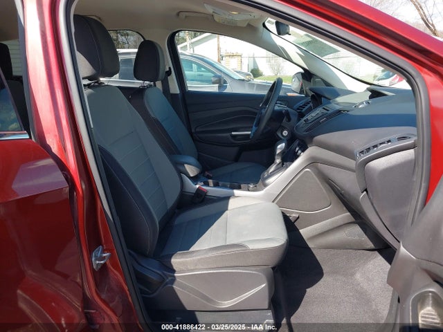 1FMCU0G7XGUC54124 Ford ESCAPE SE