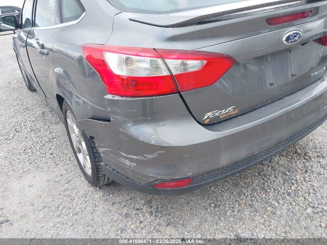 1FADP3J28EL215264 Ford Focus Titanium