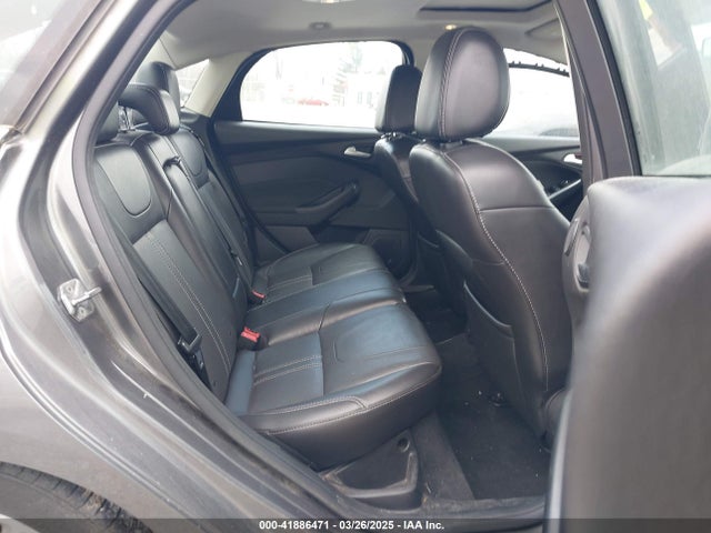 1FADP3J28EL215264 Ford Focus Titanium