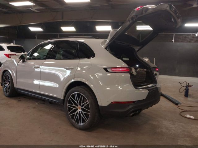2025 PORSCHE CAYENNE E-HYBRID WP1AE2AY2SDA16359 Photo 2