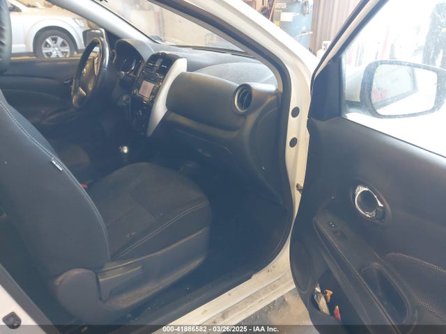 3N1CN7AP0JL857140 Nissan Versa 1.6 Sv