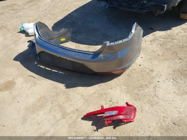 5NPD74LF2KH470587 Hyundai ELANTRA SE