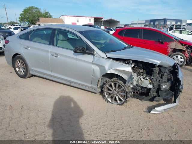 Hyundai SONATA SE 2019 5NPE24AF9KH771640 Image 1