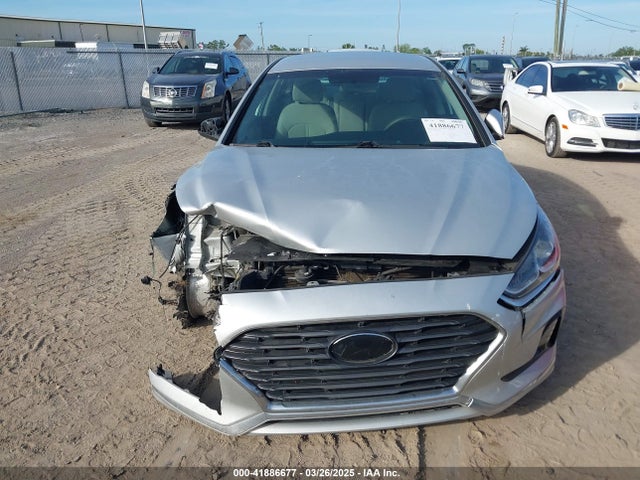 Hyundai SONATA SE 2019 5NPE24AF9KH771640 Image 12