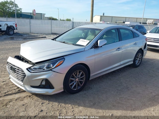 Hyundai SONATA SE 2019 5NPE24AF9KH771640 Image 2