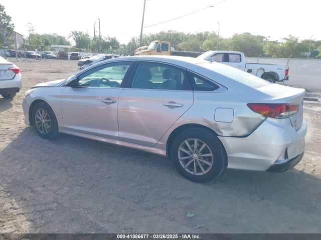 Hyundai SONATA SE 2019 5NPE24AF9KH771640 Image 3