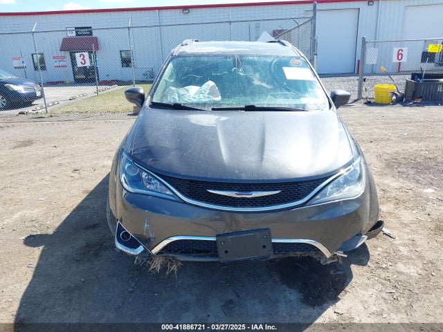 2C4RC1BGXJR356199 Chrysler Pacifica Touring L