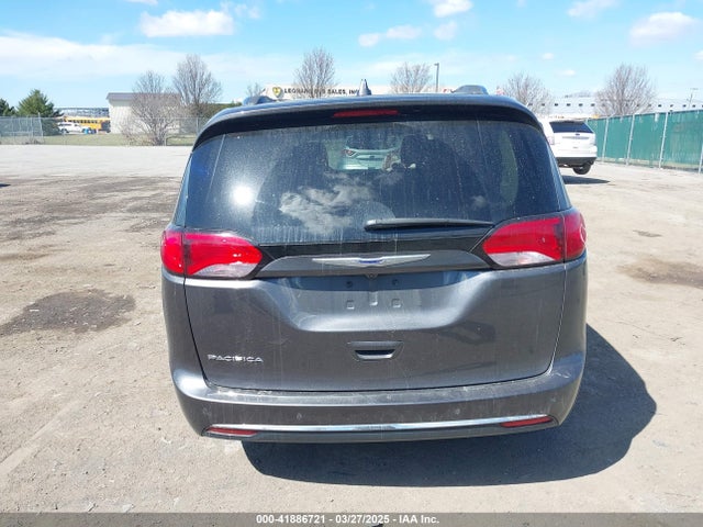 2C4RC1BGXJR356199 Chrysler Pacifica Touring L