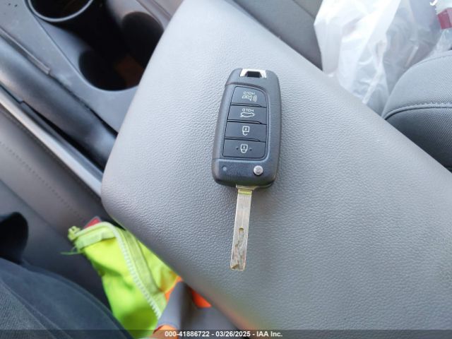 KMHLL4DG5RU844278 Hyundai ELANTRA SE
