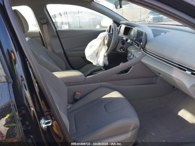 KMHLL4DG5RU844278 Hyundai ELANTRA SE