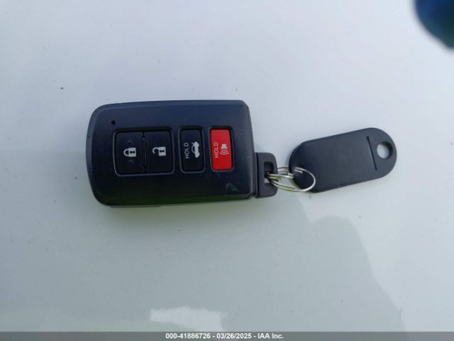 4T1BD1FK3FU164092 Toyota Camry Hybrid Le