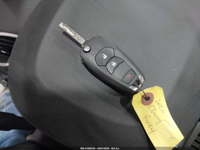 3GNCJNSB8LL146506 Chevrolet Trax Awd Ls