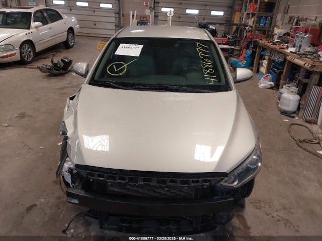 5NPD74LF6HH181110 Hyundai ELANTRA SE