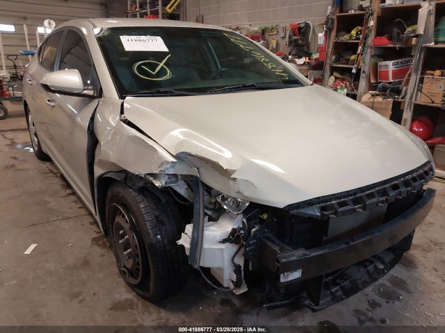 5NPD74LF6HH181110 Hyundai ELANTRA SE