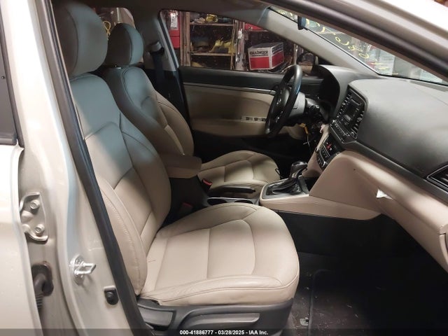 5NPD74LF6HH181110 Hyundai ELANTRA SE