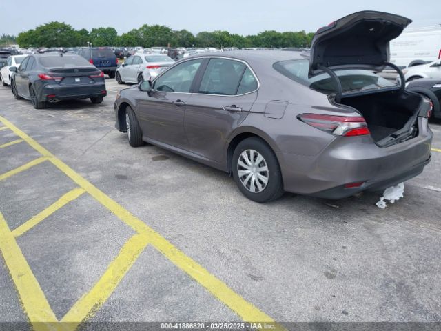 4T1C31AK9RU070219 Toyota Camry Hybrid Le