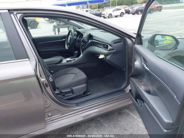 4T1C31AK9RU070219 Toyota Camry Hybrid Le