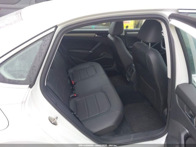 1VWSA7A35MC003811 Volkswagen Passat 2.0t Se