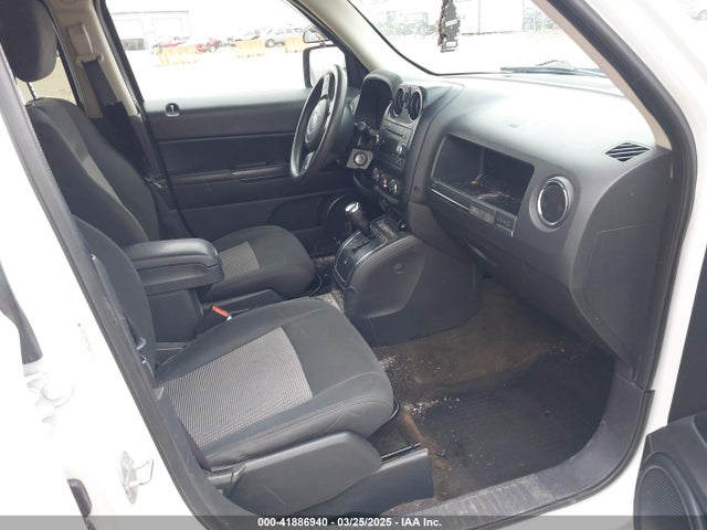 1C4NJRBB9ED852112 Jeep Patriot Sport